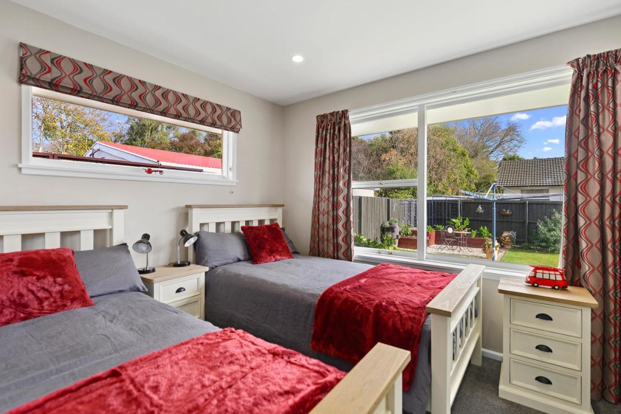Leave Of Absence - Christchurch Holiday Home Bagian luar foto