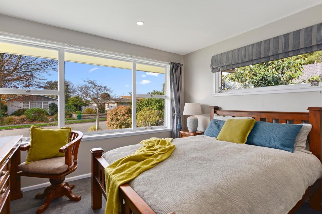 Leave Of Absence - Christchurch Holiday Home Bagian luar foto