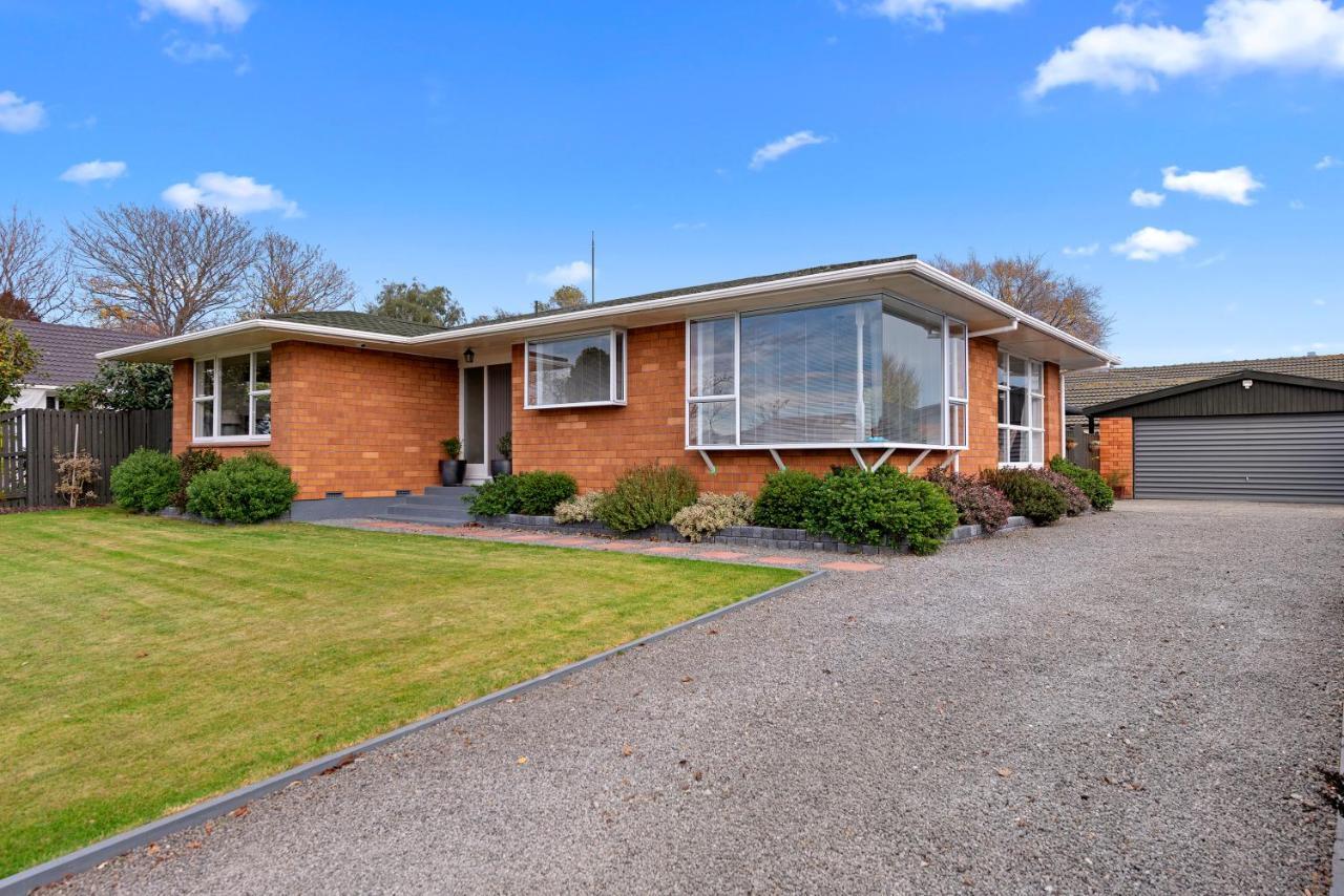 Leave Of Absence - Christchurch Holiday Home Bagian luar foto