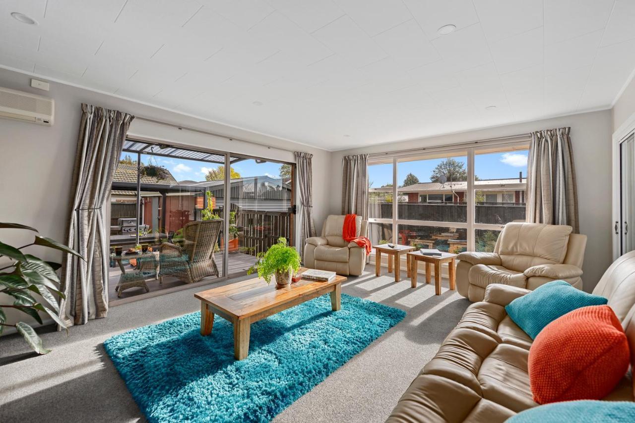 Leave Of Absence - Christchurch Holiday Home Bagian luar foto