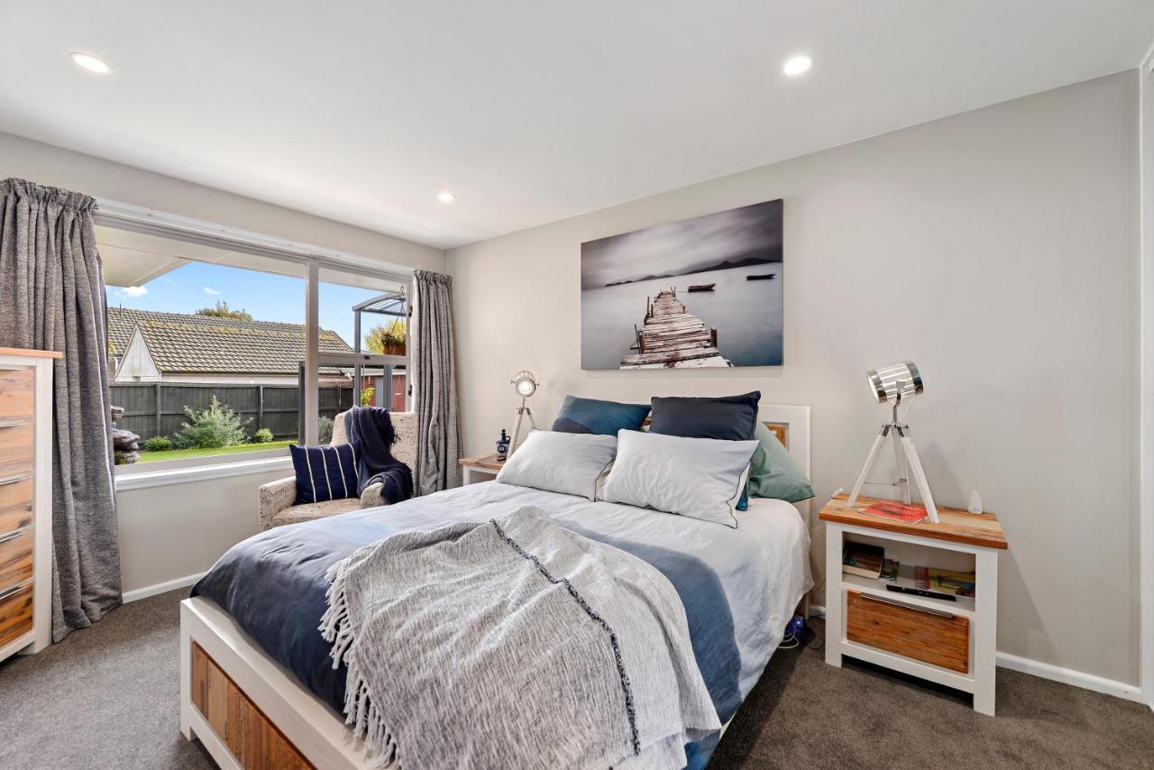 Leave Of Absence - Christchurch Holiday Home Bagian luar foto