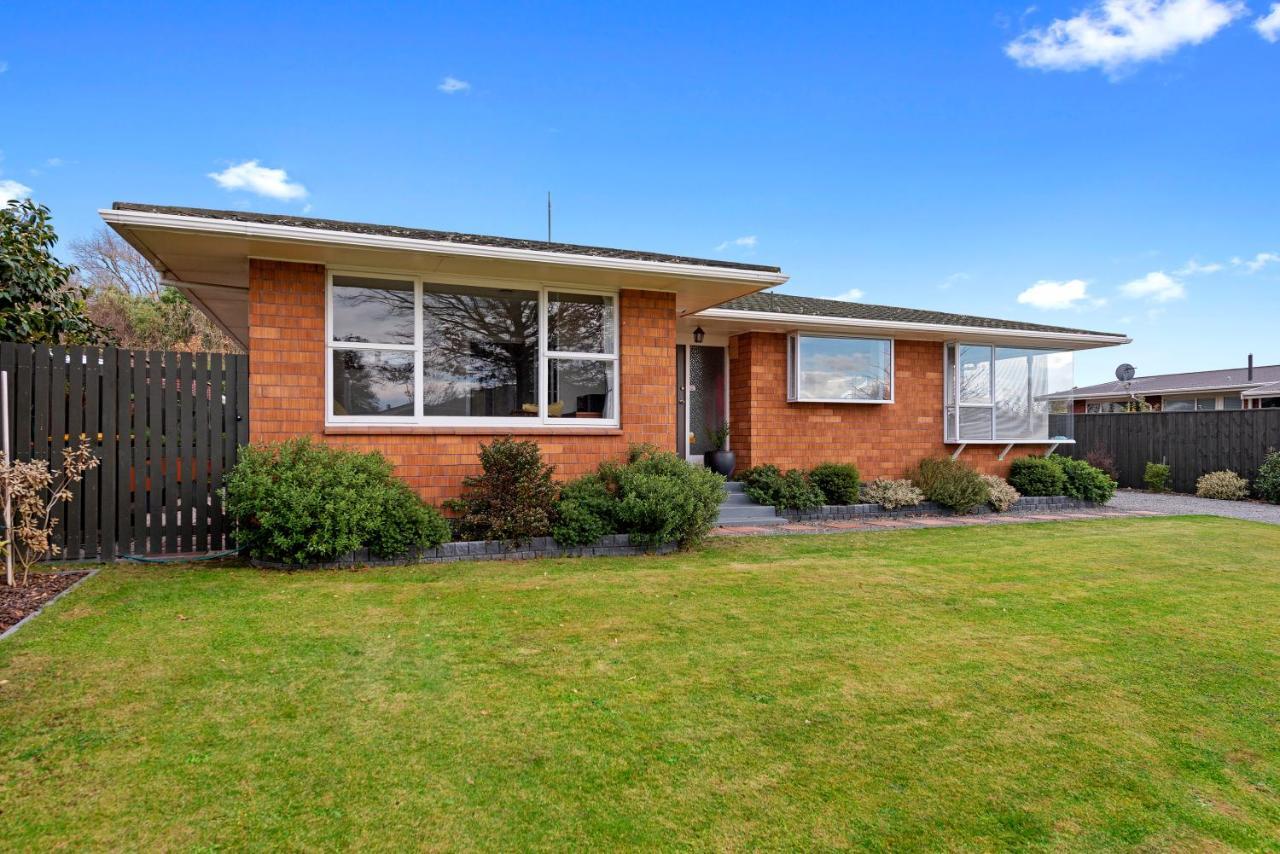 Leave Of Absence - Christchurch Holiday Home Bagian luar foto