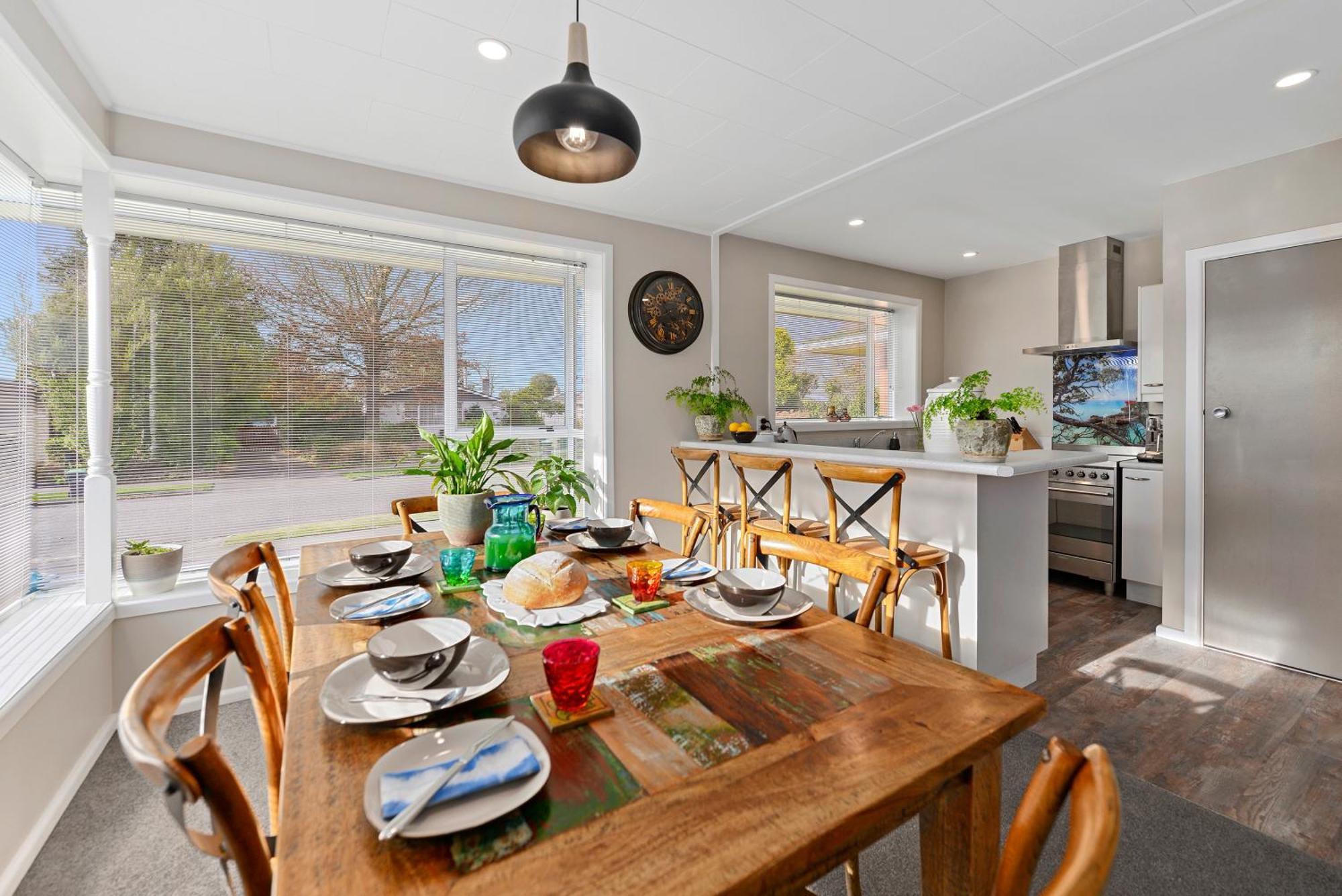 Leave Of Absence - Christchurch Holiday Home Bagian luar foto