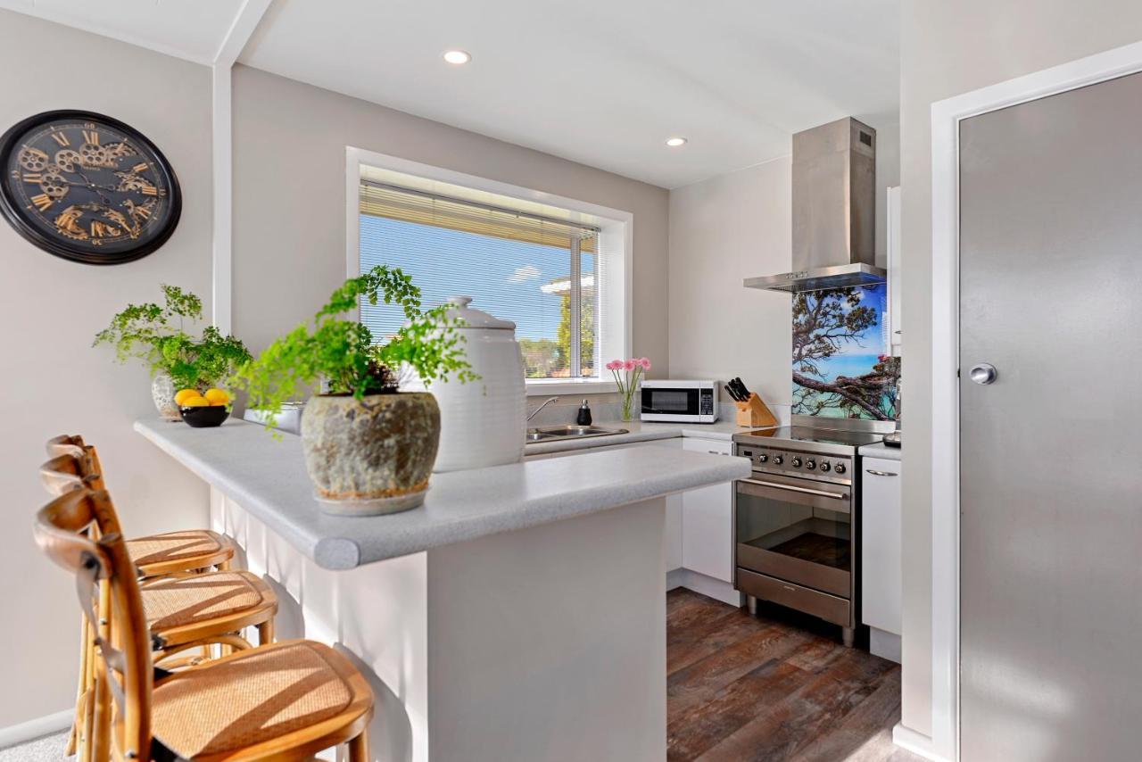 Leave Of Absence - Christchurch Holiday Home Bagian luar foto